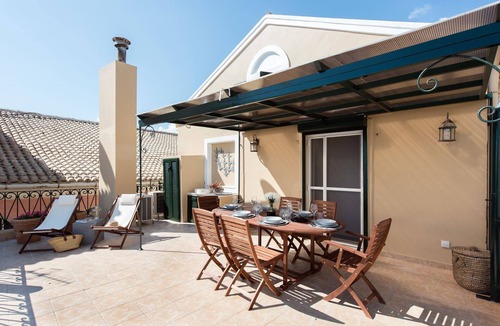 Old Town Villa | Corfu Town Townhouse | 3 Bedrooms | Arieni House | Stunning Sea Views | Walking.