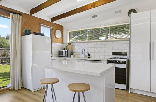 Queenscliff House | Corsair Cottage- Opposite beach