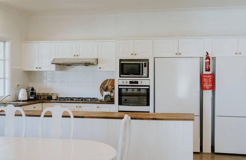 Belford House | Corunna Station 7 Bedrooms