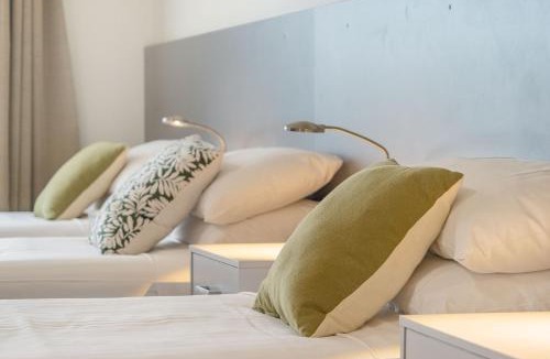 Adamstown Hotel | Cosmo Motel Adamstown