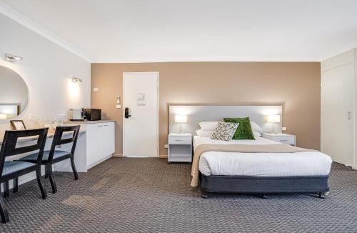 Adamstown Hotel | Cosmo Motel Adamstown
