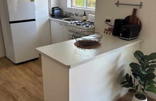 Dee Why Apartment | Cosy 1-Bedroom Unit in Dee Why – Minutes from Beaches, Cafes, and Restaurants!