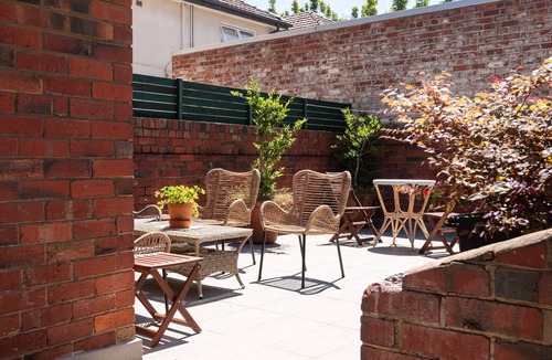 St Kilda West Apartment | Cosy beachside apartment with access to 50m2 terrace.