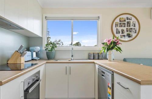Primrose Sands House | Cosy Cabin, Big View !