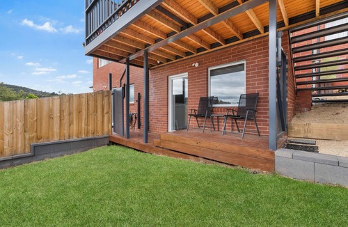 Lindisfarne Apartment | Cosy Cottesloe - 2 Bedroom Unit - Free Parking - Lindisfarne