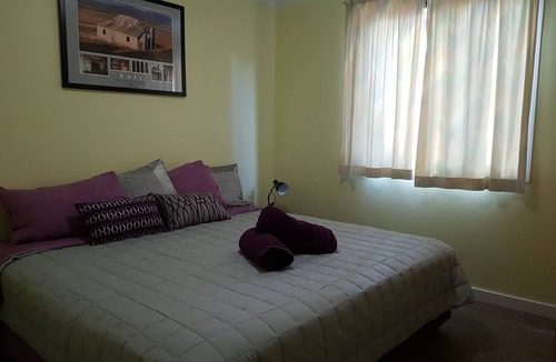 Jindabyne Apartment | Cosy, fully self-contained lakefront 2 bedroom apartment