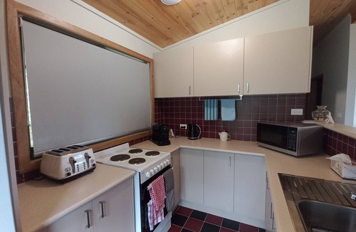 Mount Tomah House | Cosy Mountain Retreat with Stunning Views, Walks & Comfort in Mount Tomah