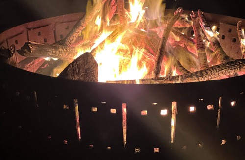 Briagolong House | Cosy Mud brick Bush-Getaway nPet Friendly & country Views