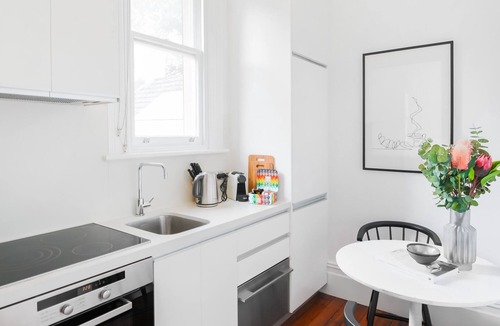 Glebe Apartment | Cosy Nook In Inner-city Victorian Mansion