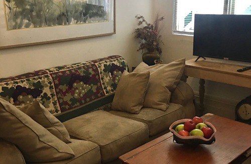 Glebe Apartment | Cosy quiet apt Glebe-artistic bijou central city
