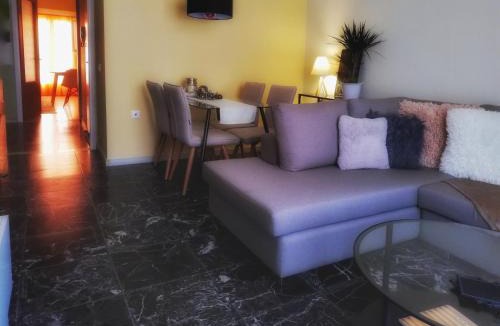 Zakynthos Town Apartment | Cosy Retro Apartment