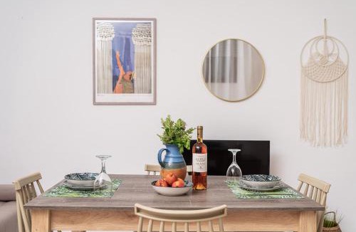 Ireon Apartment | Cosy Summer Studio by the Sea on Semi Basement Level