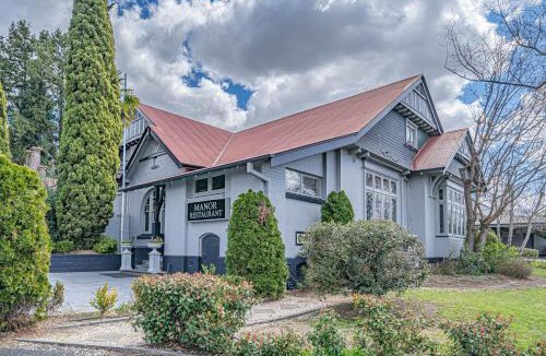 Armidale Hotel | Cotswold Gardens