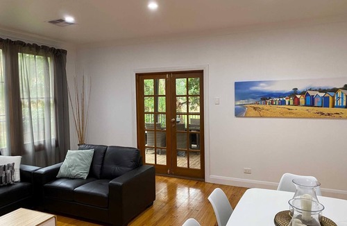 Torrens Park Cottage | Cottage - 3 Bedrooms & 2-bathroom Cottage