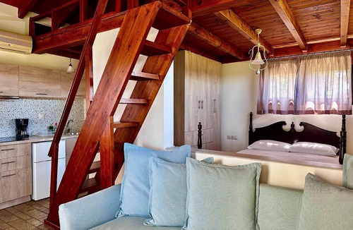 Pyrgos House | Cottage beachfront