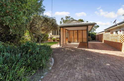 Woorim House | Cottage by the Surf Beach