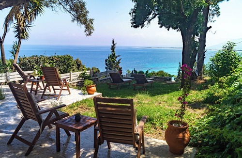 Lefkada Cottage | Cottage house with terrace & sea view, only 3' away from the beach