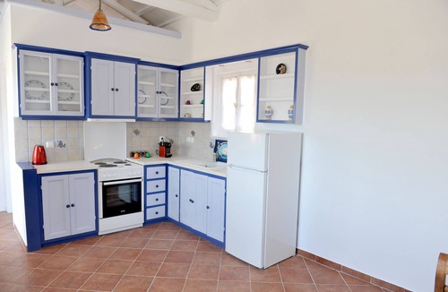 Hydra Cottage | Cottage Nefeli Theoktista-Built By A Detached Stone House Near Sea Side