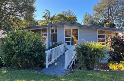 Kiama House | COTTAGE ON PARK: Backs onto Park, leads to Beach