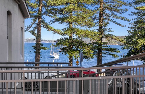 Manly Apartment | Cottage-style Unit on Manly Beach