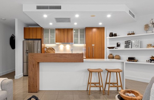 Casuarina Apartment | Cotton Beach 94 Mid-Floor Penthouse with Bush View