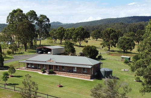 Millfield House | Country Escape with Hunter Valley Wine/Dine within minutes, PLUS a Spa!