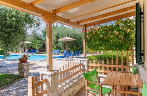 Paralio Astros House | Country House 'Maisonette with Private Patio 3' with Mountain View, Wi-Fi and Air Conditioning