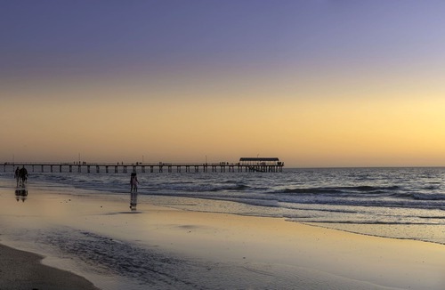 Henley Beach South Apartment | Couples Beach Retreat - with Spa & Home Cinema