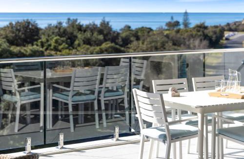 Forster Apartment | Cove 603