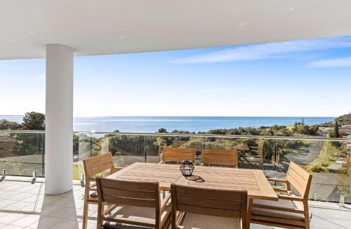 Forster Apartment | Cove 802 with Ocean Views
