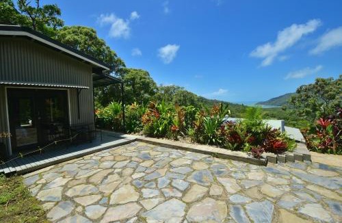 Cow Bay House | Cow Bay Hilltop Escape