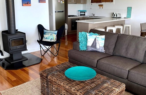 Cowes House | Cowes on the Bay - Church St - 1 NIGHT FREE!* - Immaculate family home located in prime location