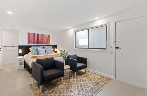 Carnegie Apartment | Cozy 1-Bed Studio Near Cafes and Shops