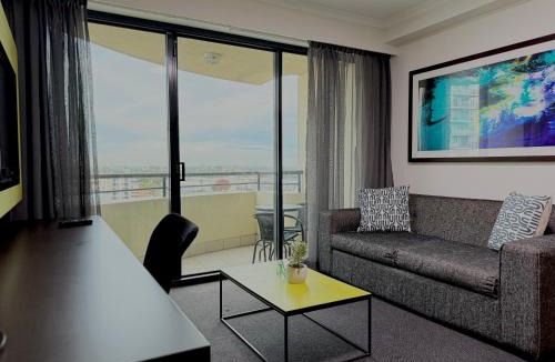 Parramatta Apartment | Cozy 1 bedroom unit in parramatta Pool,Spa,Dining