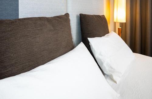 Parramatta Apartment | Cozy 1 bedroom unit in parramatta Pool,Spa,Dining