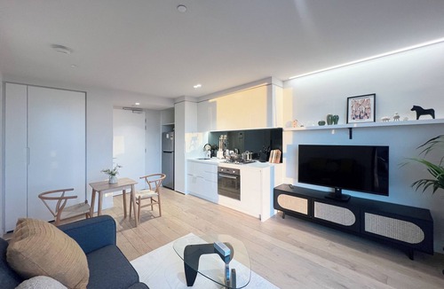Carlton South Apartment | Cozy 1B1B APT with stunning view