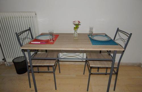 Tripoli Apartment | Cozy apartment for 2-5 people-Center Tripoli 1