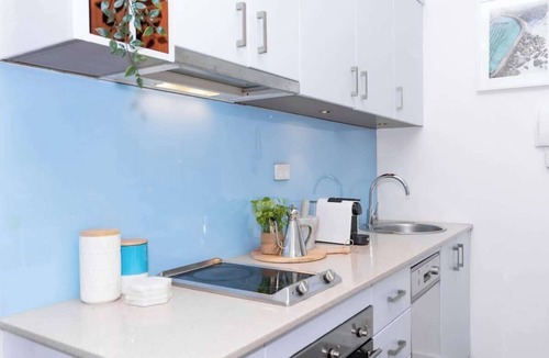 Sydney Apartment | Cozy beachfront studio with aircon