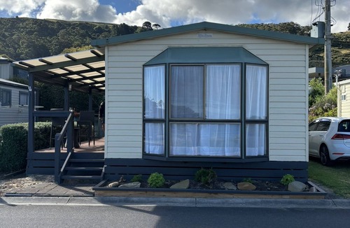 Apollo Bay Cabin | Cozy Cabin with Ocean Views on the Great Ocean Road