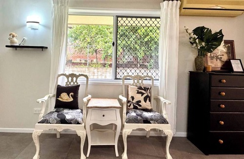 Loganholme House | Cozy Family Home at Loganholme
