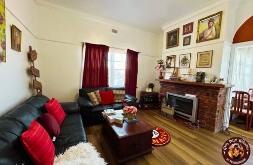 Maryborough Cottage | Cozy Harry Potter Home in Maryborough, Victoria, Central, Spacious, Magical Stay