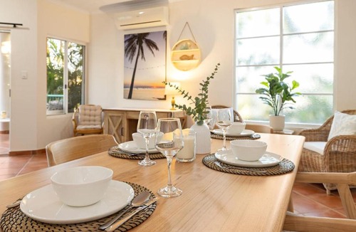 Cullen Bay Apartment | Cozy Heaven in Leafy Larrakeyah