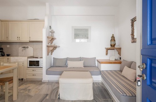 Agios Ioannis Apartment | Cozy Island Blue Home