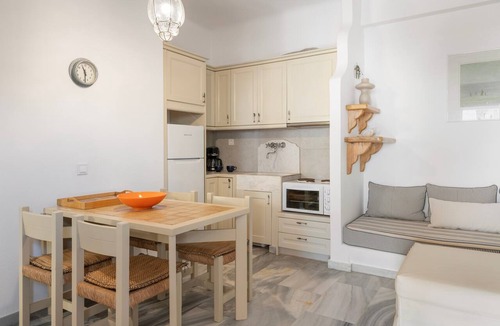 Agios Ioannis Apartment | Cozy Island Blue Home