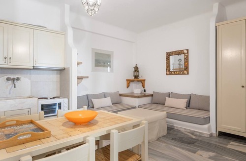 Agios Ioannis Apartment | Cozy Island Blue Home