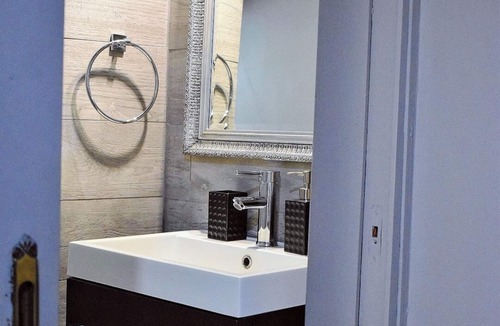 Old Town Apartment | Cozy Room in the heart of the Old Venetian Harbor!