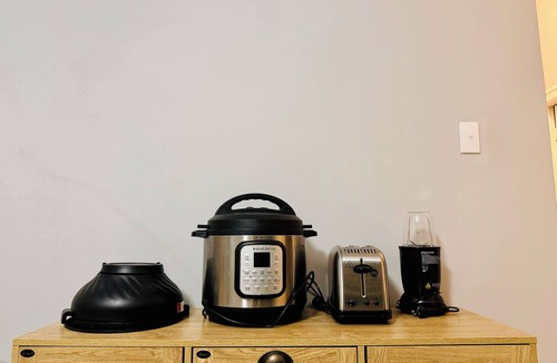 Darlinghurst Apartment | Cozy & Spacious City Central Apt. FREE Parking* Walkable 2 Almost Everywhere!
