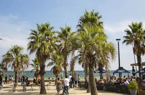 St Kilda Apartment | Cozy St Kilda Queen Studio Free Parking Wifi
