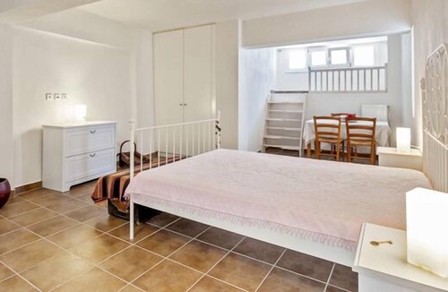 Glossa House | Cozy Traditional House