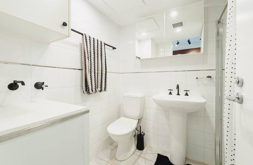 Cremorne Apartment | Cremorne - MP303 Military Road - Convenient Studio in the Heart of Cremorne with Shops, Dining Transport at Doorstep